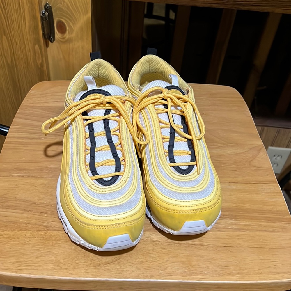 Nike air max shoes
